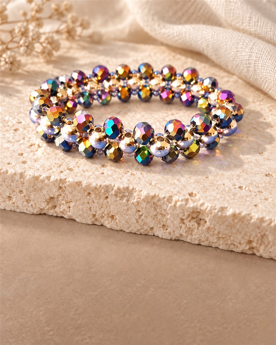 Armband Nr. 11 – Schillernde Momente auf hellem Naturstein
